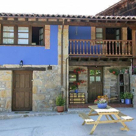 Gasthaus La Xica Ll Beceña Exterior foto