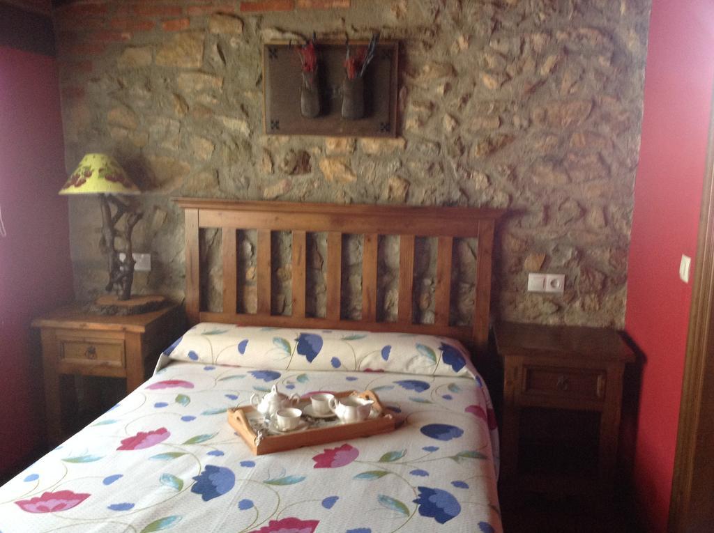 Gasthaus La Xica Ll Beceña Zimmer foto