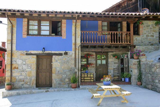 Gasthaus La Xica Ll Beceña Exterior foto
